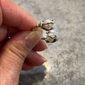 Elegant Silver Freshwater Pearl Ring -size 5